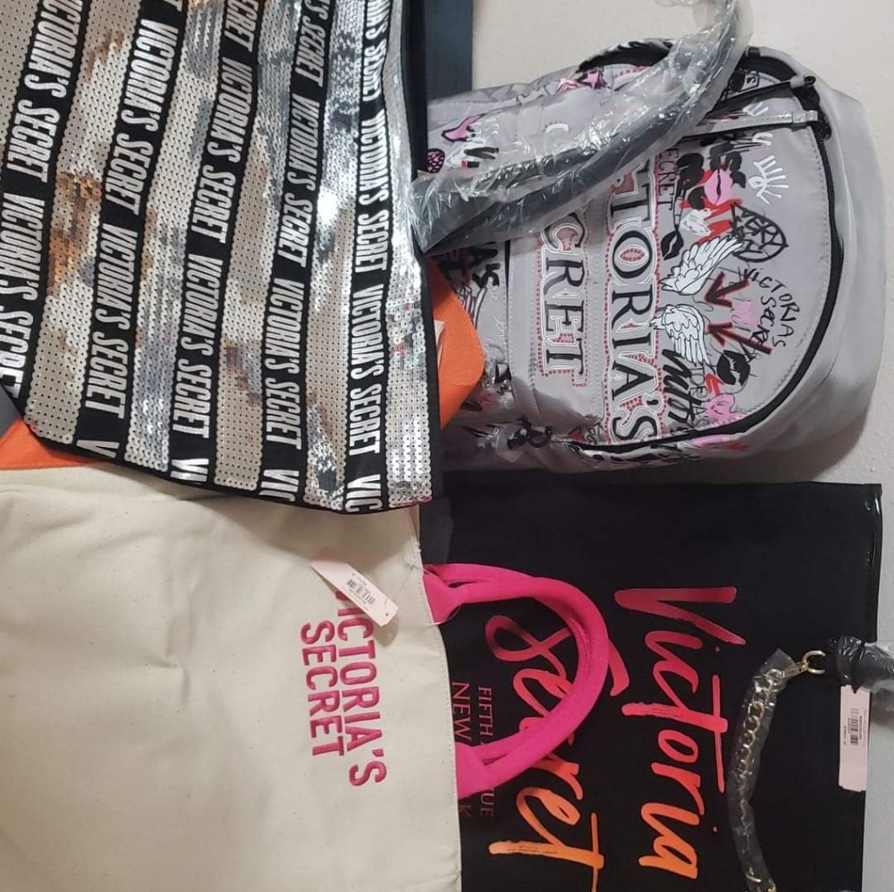 4 Victoria's secret bags all NWT